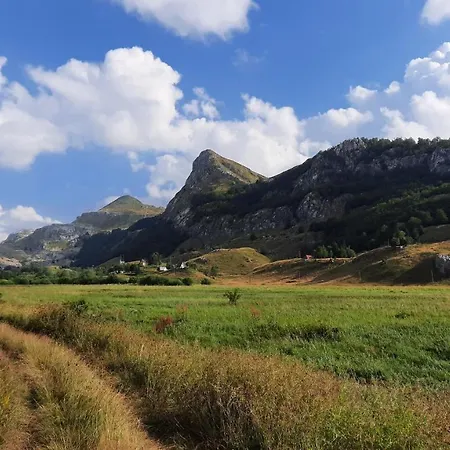 Katun Mokra & Horseback Riding בקתה