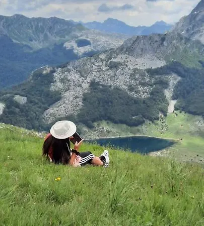 Chalé Katun Mokra & Horseback Riding