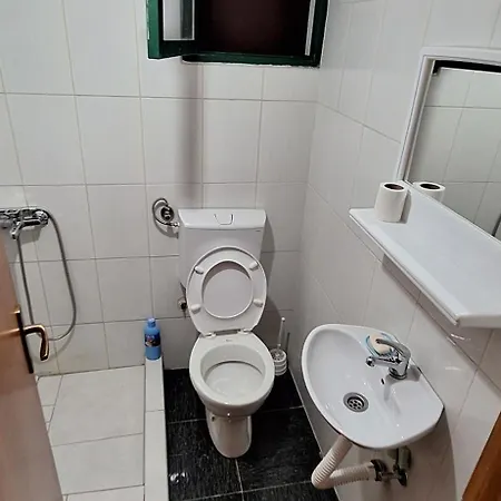 Katun Mokra & Horseback Riding Chalet *