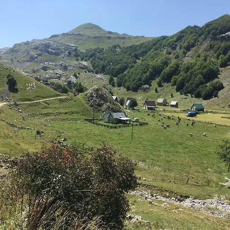 בקתה Katun Mokra & Horseback Riding