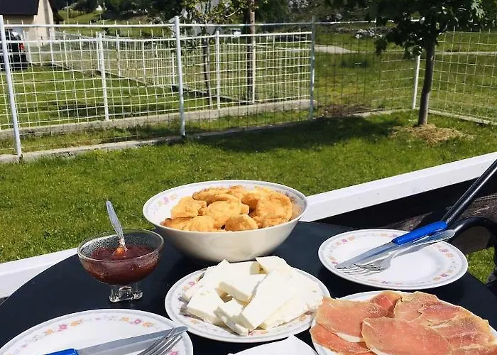 Katun Mokra Accommodation&horseback Riding Alpstuga *